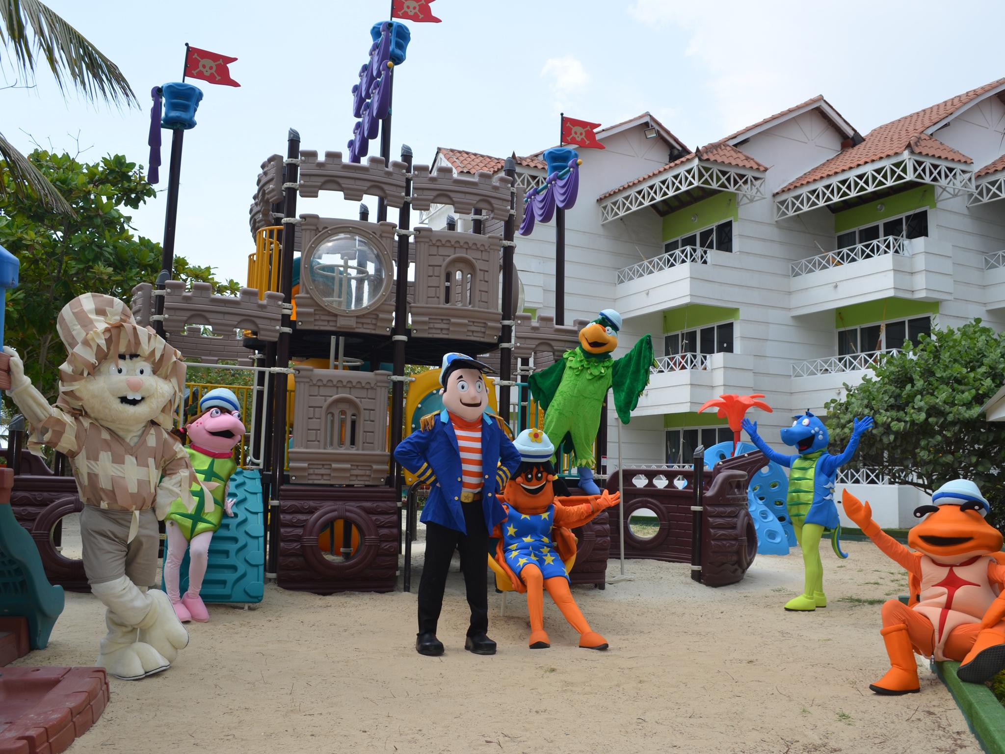 Hotel Las Americas Casa De Playa Cartagena Exterior foto Characters from the series at Legoland Malaysia Resort