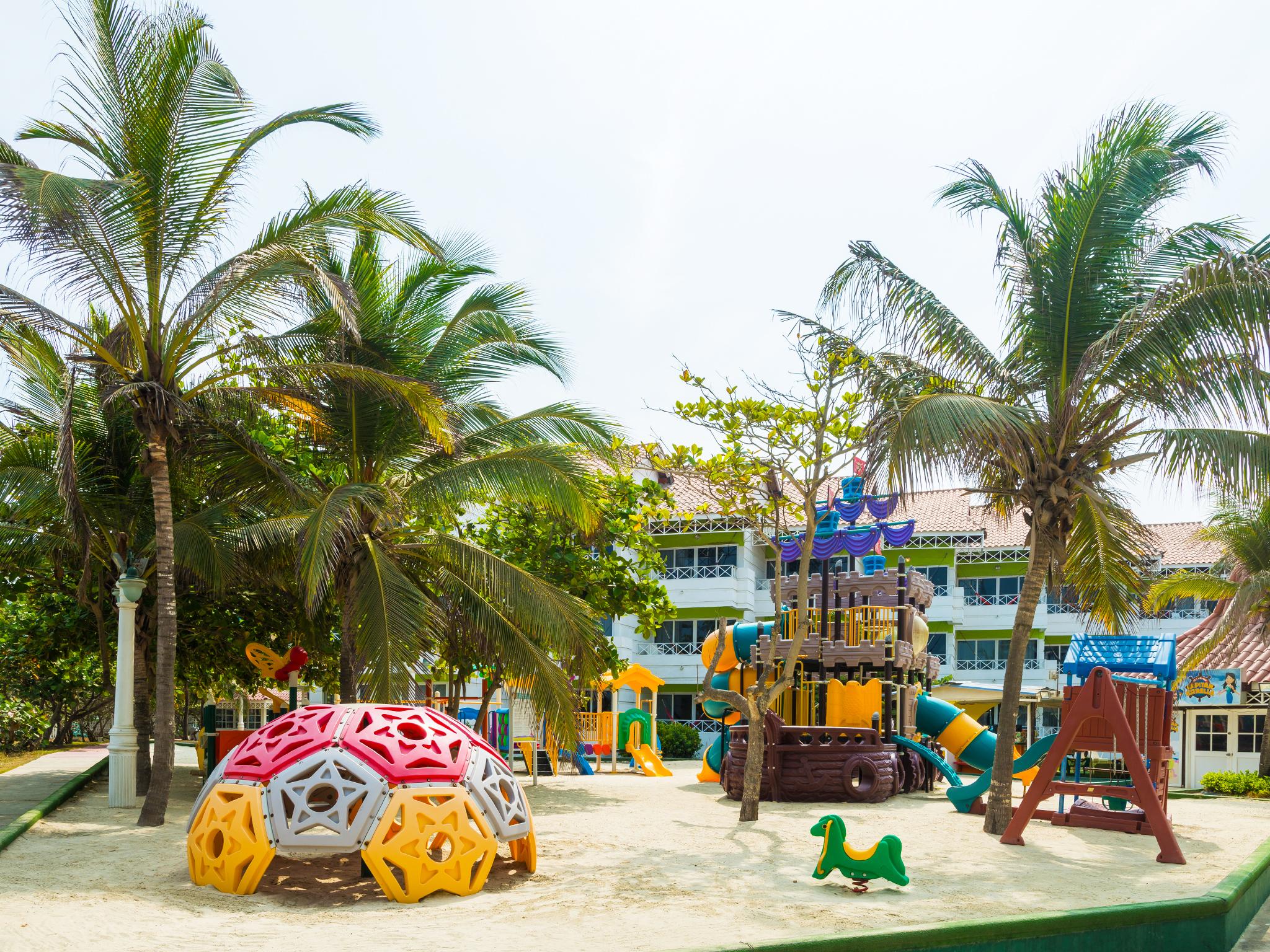 Hotel Las Americas Casa De Playa Cartagena Exterior foto Playground