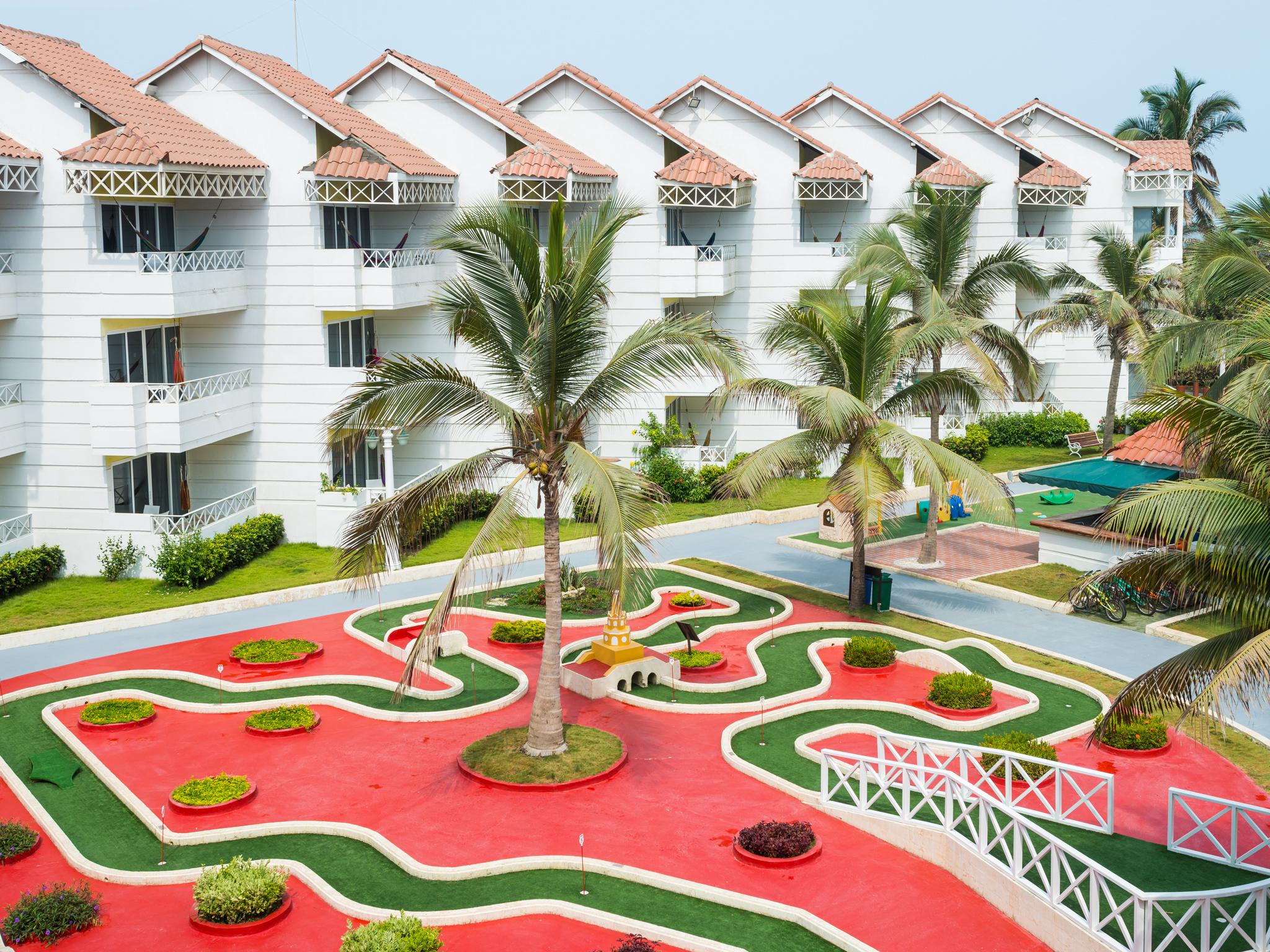 Hotel Las Americas Casa De Playa Cartagena Exterior foto Club Mahindra, Pulicat