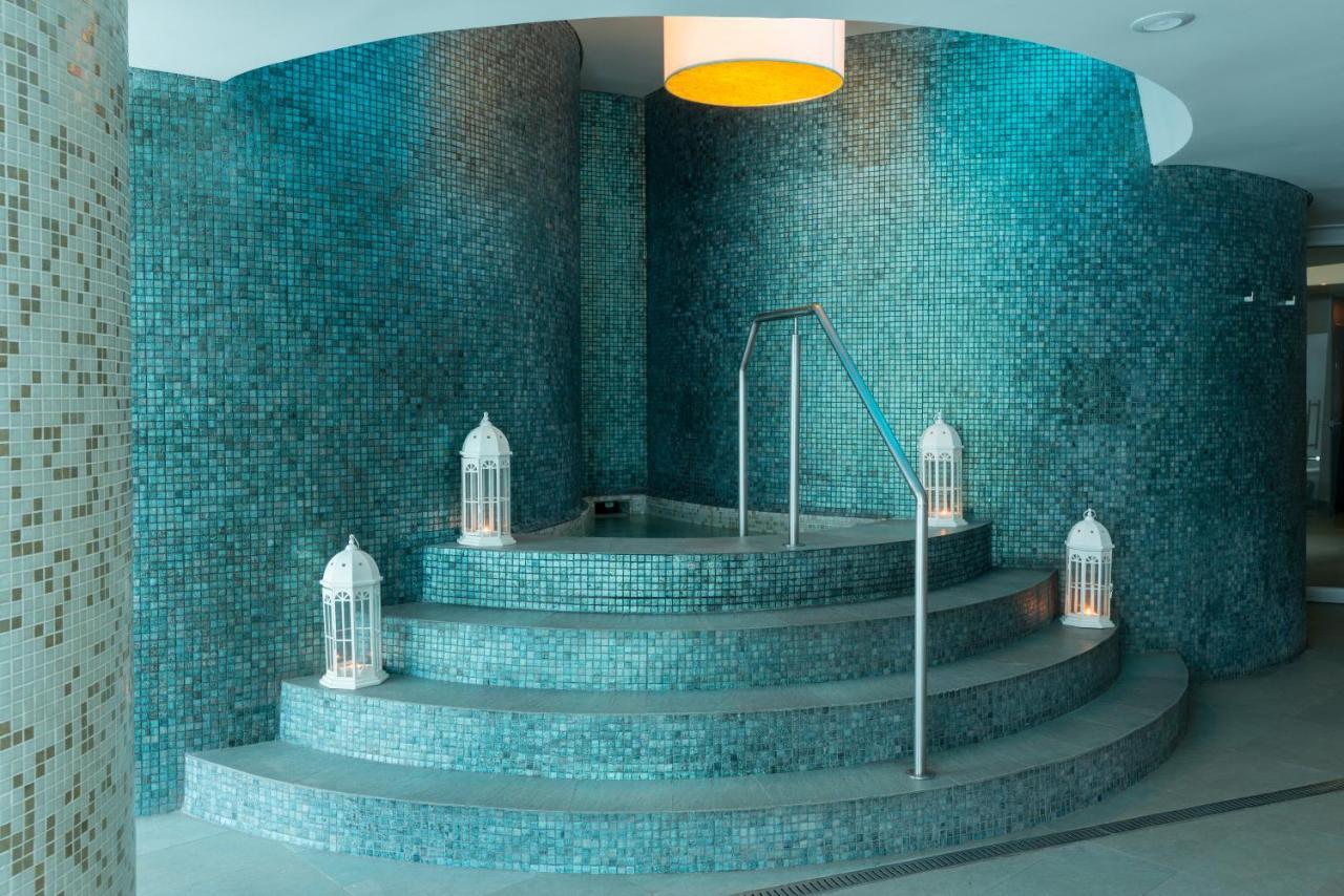 Hotel Las Americas Casa De Playa Cartagena Exterior foto The spa at the hotel